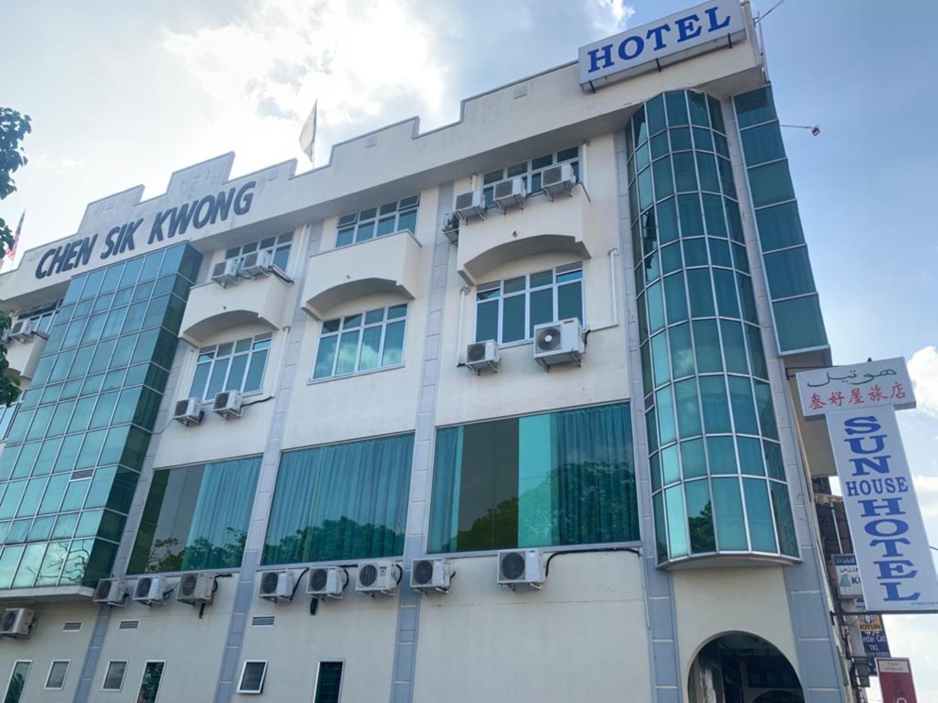 Oyo 89877 Sun Triang Hotel Kampong Kerayong Eksteriør billede