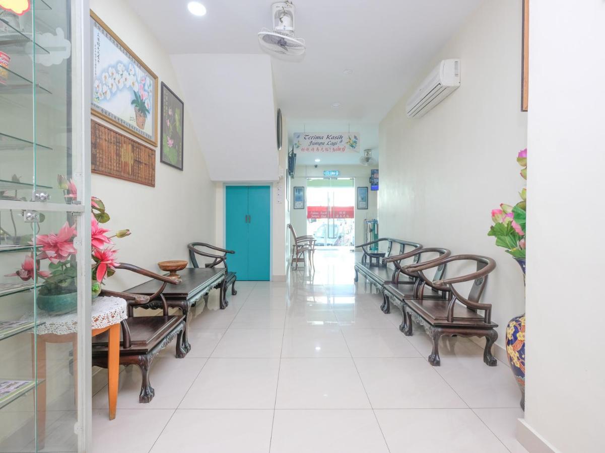 Oyo 89877 Sun Triang Hotel Kampong Kerayong Eksteriør billede