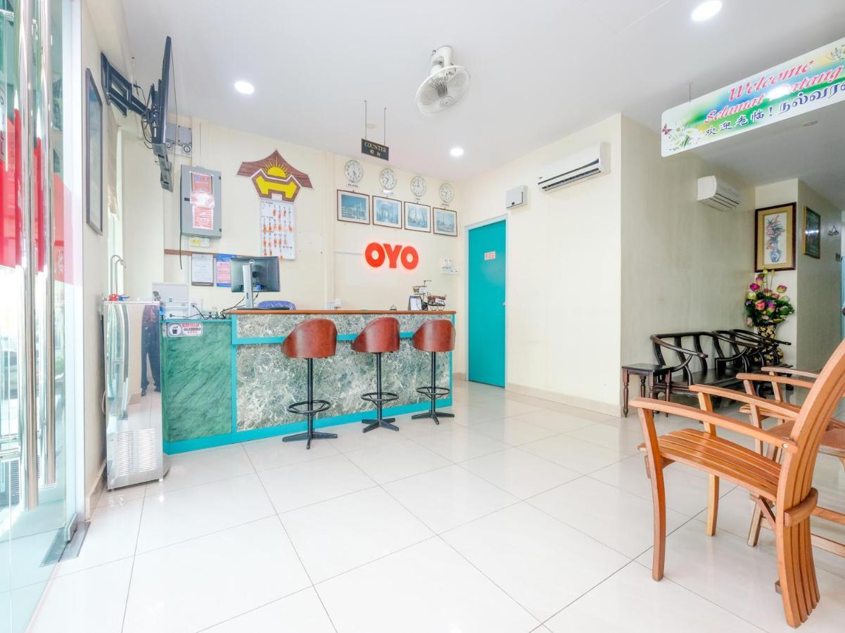 Oyo 89877 Sun Triang Hotel Kampong Kerayong Eksteriør billede